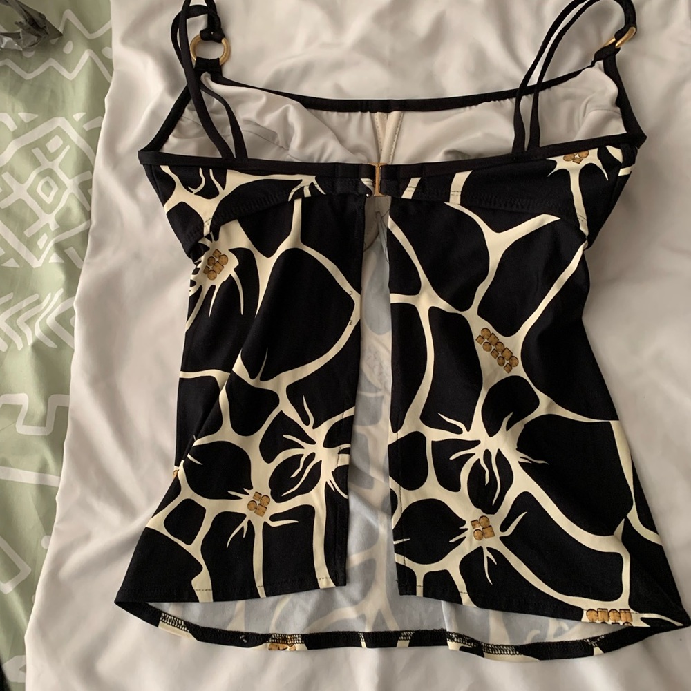 Tara Grinna black, gold, and tan tanking.